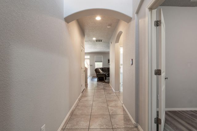 8800 Globe Street NW, Albuquerque, NM 87114