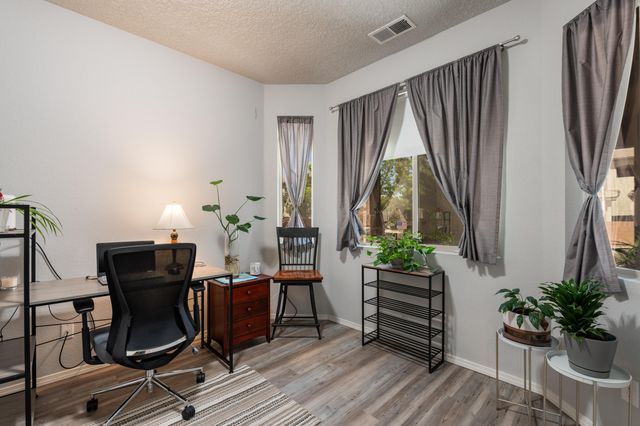 8800 Globe Street NW, Albuquerque, NM 87114