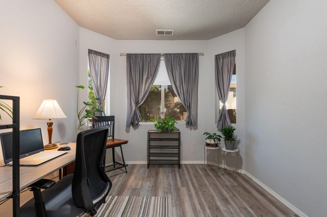 8800 Globe Street NW, Albuquerque, NM 87114