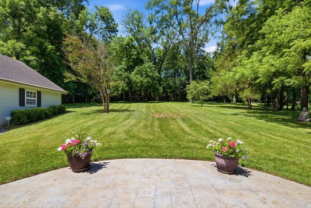 865 W Hillwood Dr, Nashville, TN 37205