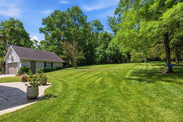 865 W Hillwood Dr, Nashville, TN 37205