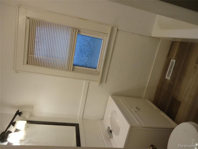 2274 N Carolina Street, Saginaw, MI 48602