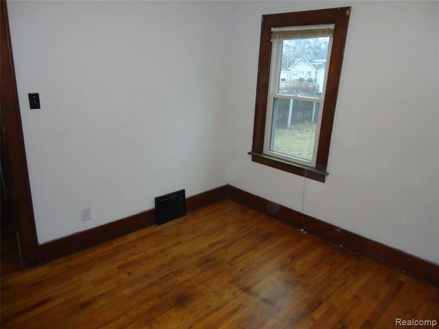 2274 N Carolina Street, Saginaw, MI 48602