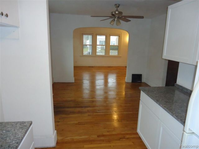 2274 N Carolina Street, Saginaw, MI 48602