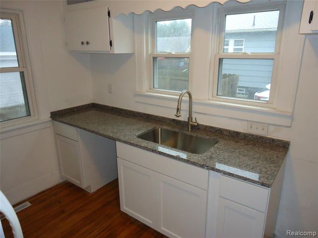 2274 N Carolina Street, Saginaw, MI 48602