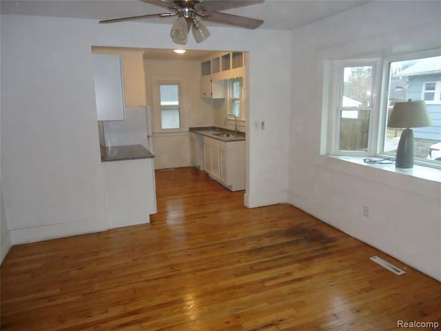 2274 N Carolina Street, Saginaw, MI 48602