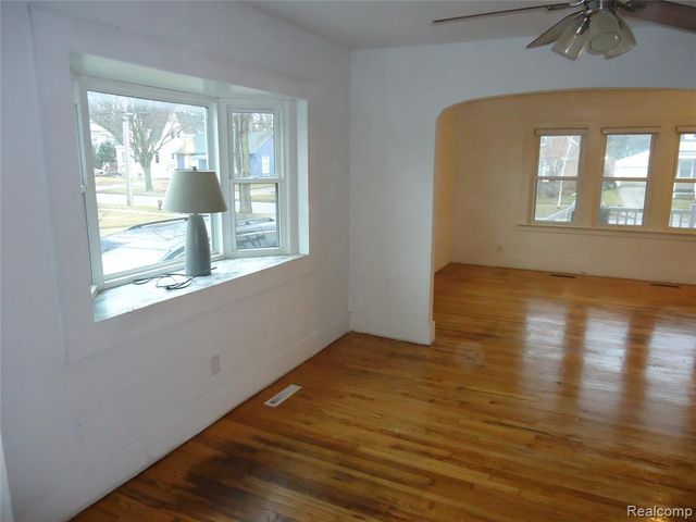 2274 N Carolina Street, Saginaw, MI 48602