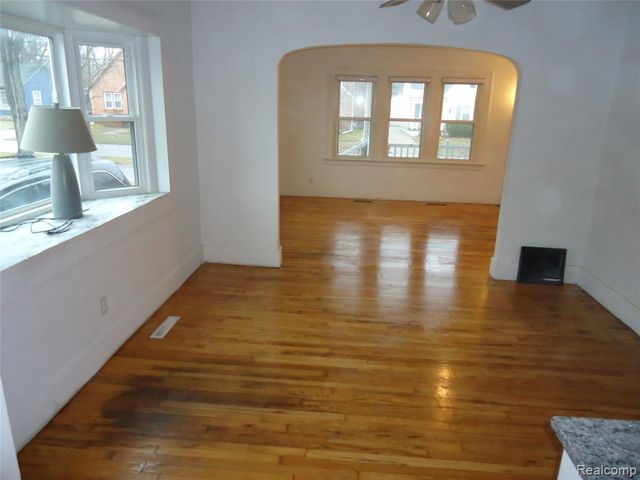 2274 N Carolina Street, Saginaw, MI 48602