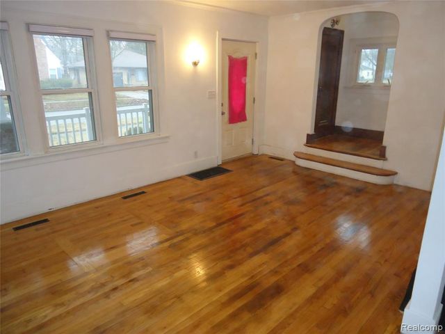 2274 N Carolina Street, Saginaw, MI 48602