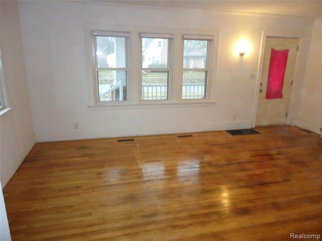 2274 N Carolina Street, Saginaw, MI 48602