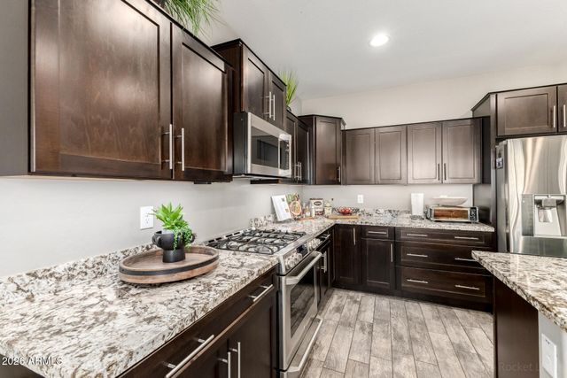 2398 E HAZELTINE Way, Gilbert, AZ 85298