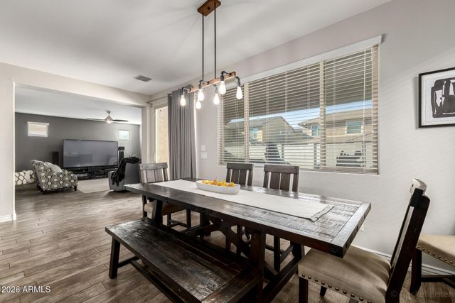 2398 E HAZELTINE Way, Gilbert, AZ 85298