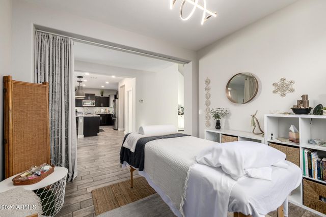 2398 E HAZELTINE Way, Gilbert, AZ 85298