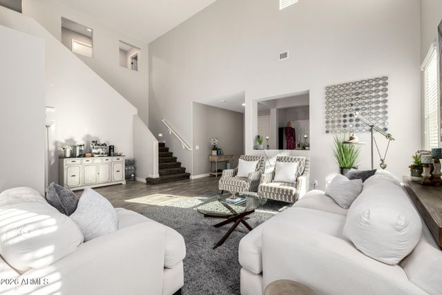 2398 E HAZELTINE Way, Gilbert, AZ 85298