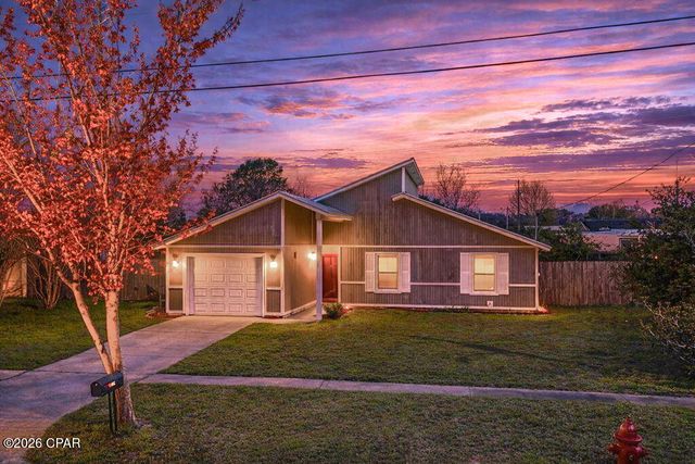 602 Sparrow Street, Lynn Haven, FL 32444