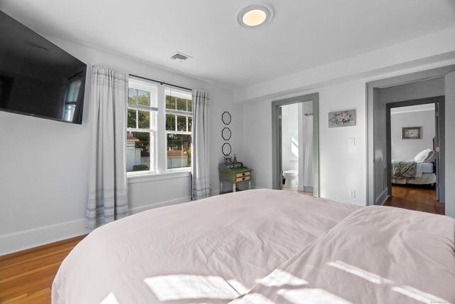 165 Plant Street, New London, CT 06320