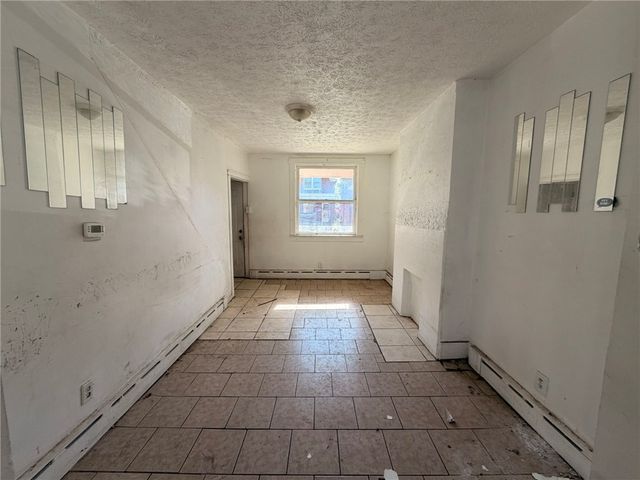 103 Romeyn St, Knoxville, PA 15210