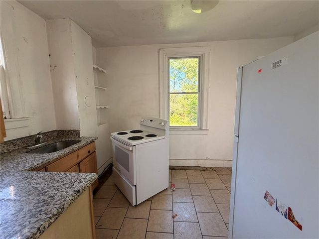 103 Romeyn St, Knoxville, PA 15210