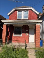 103 Romeyn St, Knoxville, PA 15210