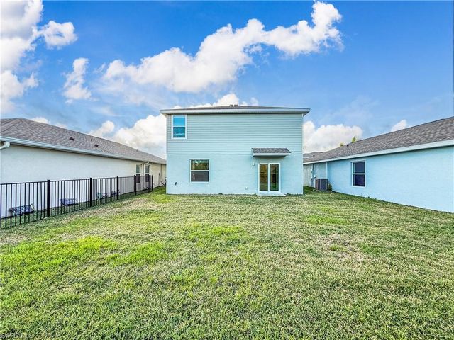 12093 Monterey Pine LN, Fort Myers, FL 33966