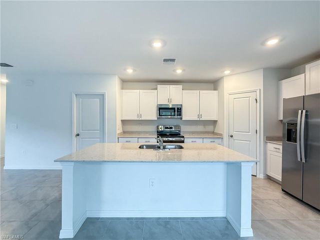 12093 Monterey Pine LN, Fort Myers, FL 33966