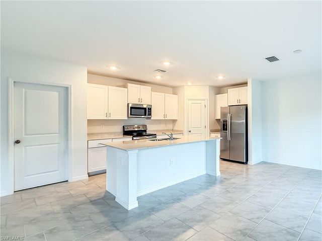 12093 Monterey Pine LN, Fort Myers, FL 33966