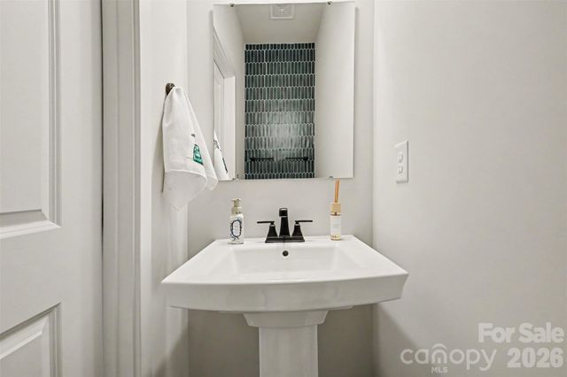 1018 Simcoe Lane, Charlotte, NC 28217