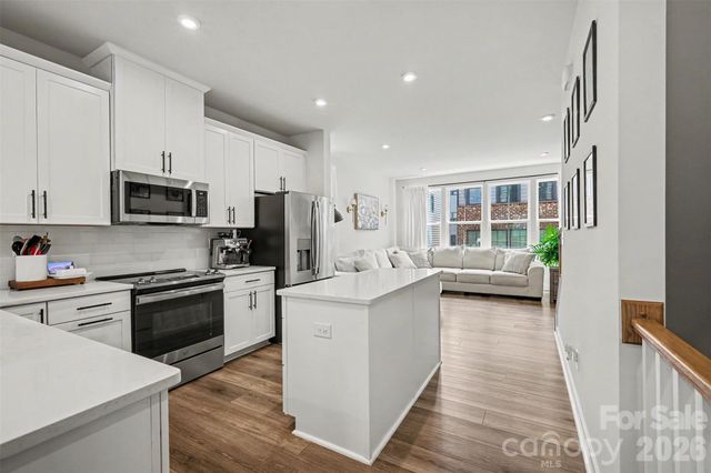 1018 Simcoe Lane, Charlotte, NC 28217