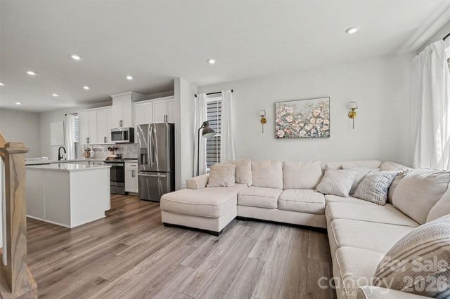 1018 Simcoe Lane, Charlotte, NC 28217