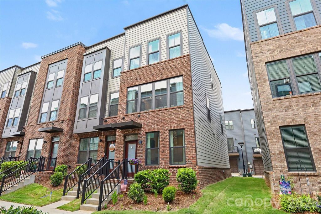 1018 Simcoe Lane, Charlotte, NC 28217