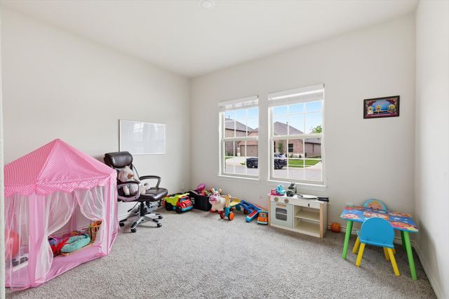9800 Quail Pointe Road, Aubrey, TX 76227
