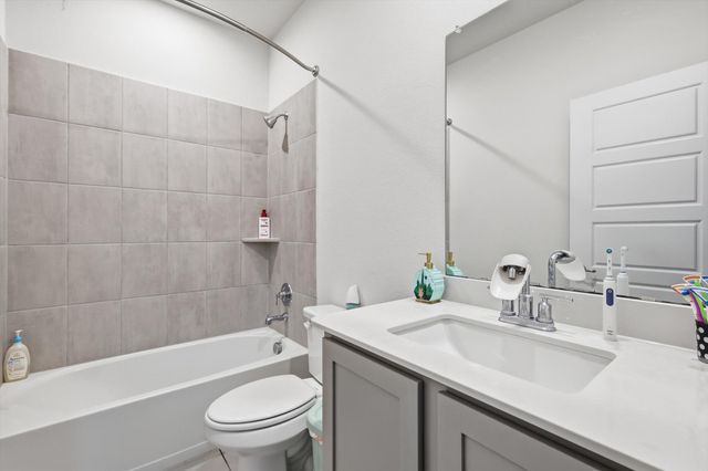 9800 Quail Pointe Road, Aubrey, TX 76227