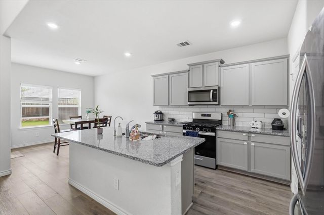 9800 Quail Pointe Road, Aubrey, TX 76227