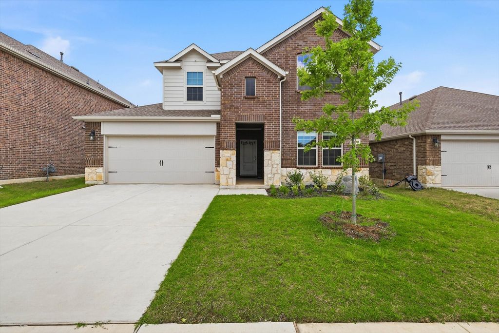9800 Quail Pointe Road, Aubrey, TX 76227