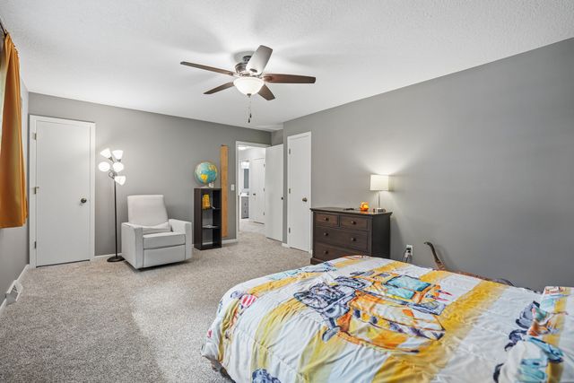 4200 Tanglewood Road, Bettendorf, IA 52722