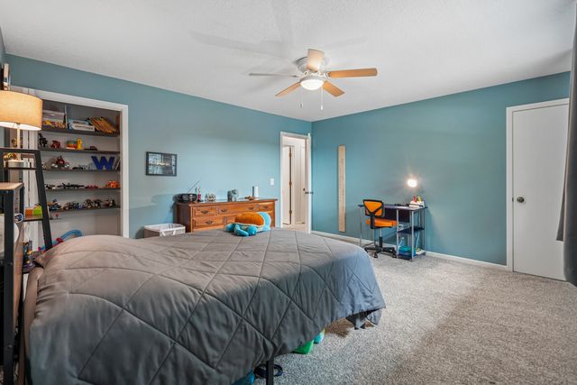 4200 Tanglewood Road, Bettendorf, IA 52722