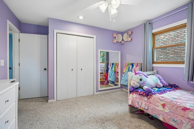 4200 Tanglewood Road, Bettendorf, IA 52722