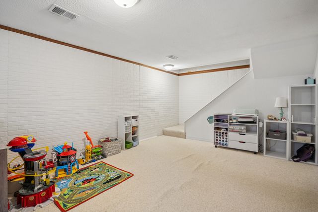 4200 Tanglewood Road, Bettendorf, IA 52722