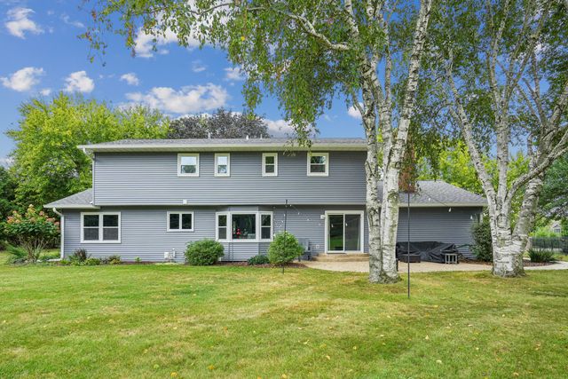 4200 Tanglewood Road, Bettendorf, IA 52722