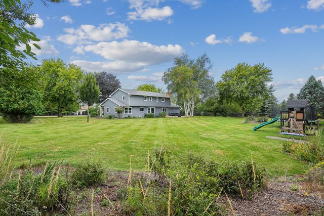 4200 Tanglewood Road, Bettendorf, IA 52722
