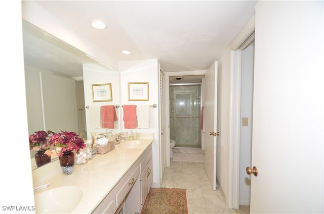 10951 GULFSHORE DR 504, Naples, FL 34108