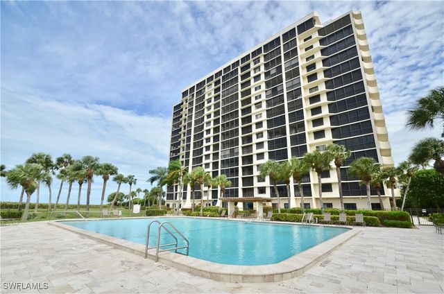 10951 GULFSHORE DR 504, Naples, FL 34108