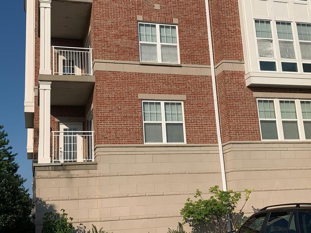 101 Pointe Drive 102, Northbrook, IL 60062