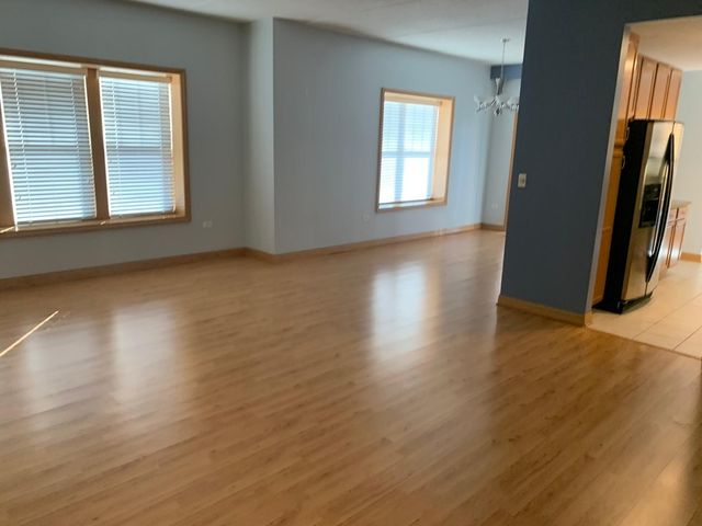 101 Pointe Drive 102, Northbrook, IL 60062