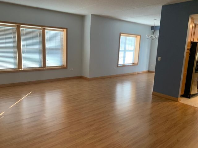 101 Pointe Drive 102, Northbrook, IL 60062