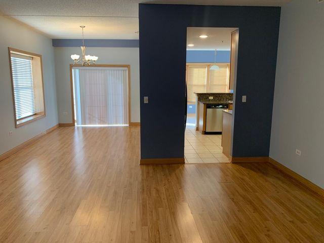 101 Pointe Drive 102, Northbrook, IL 60062
