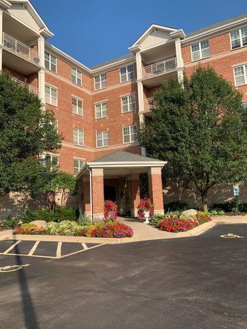 101 Pointe Drive 102, Northbrook, IL 60062