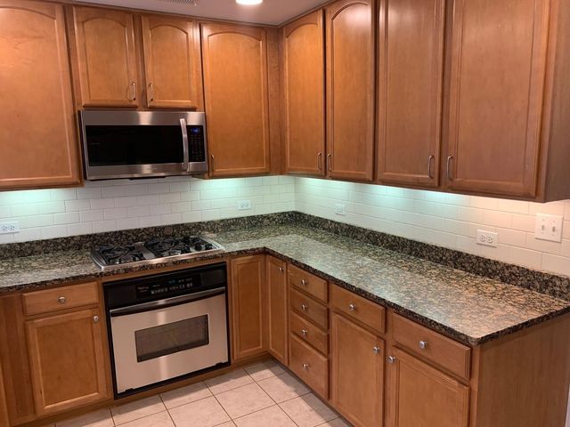 101 Pointe Drive 102, Northbrook, IL 60062