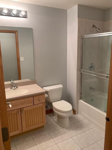101 Pointe Drive 102, Northbrook, IL 60062