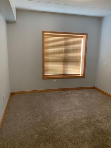 101 Pointe Drive 102, Northbrook, IL 60062